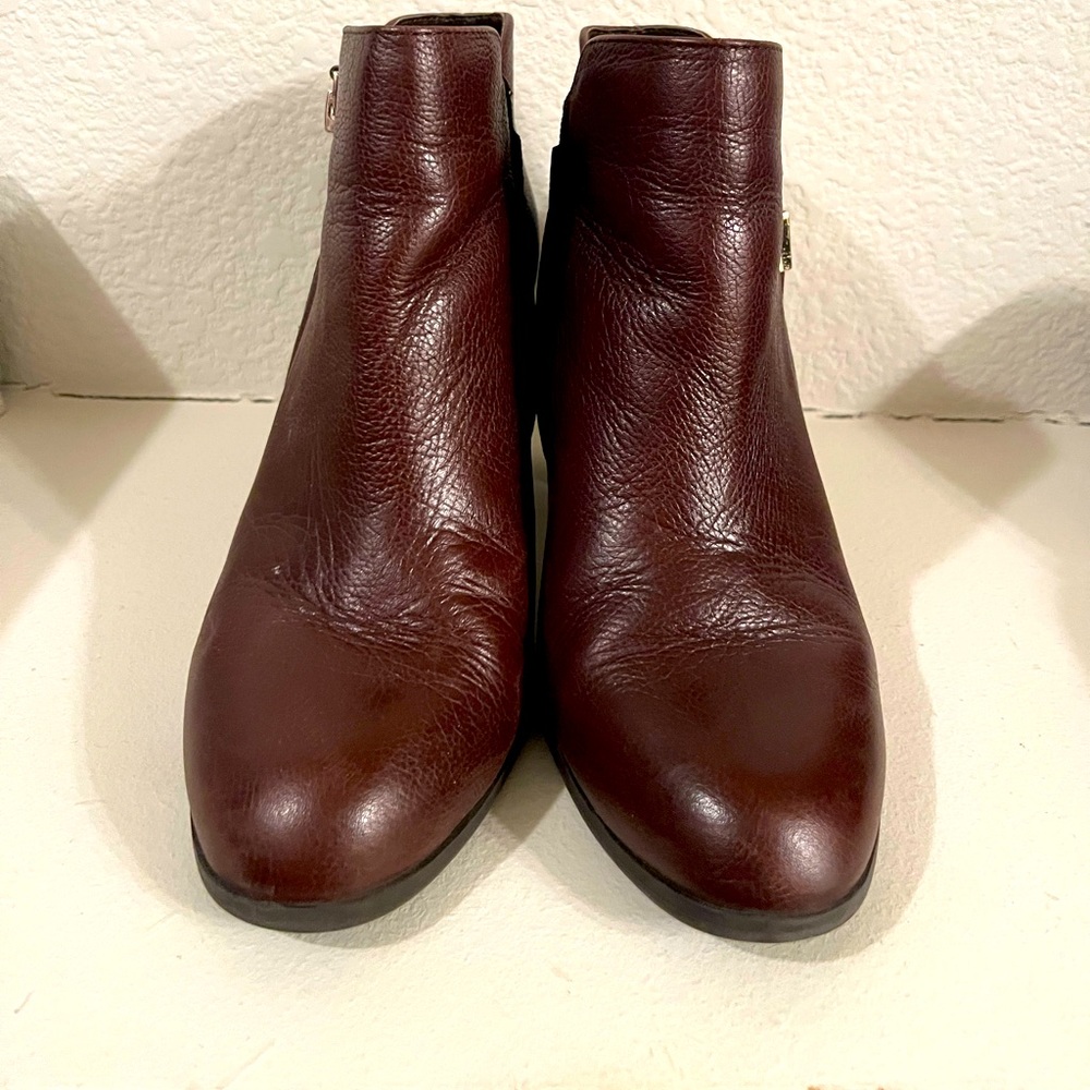 Dark chocolate booties